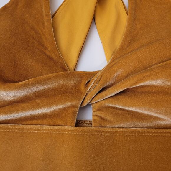 Fabletics Oasis Twist Front Gold Velour Twist Sports Bra L Luxe Activewear Top - Picture 2 of 7